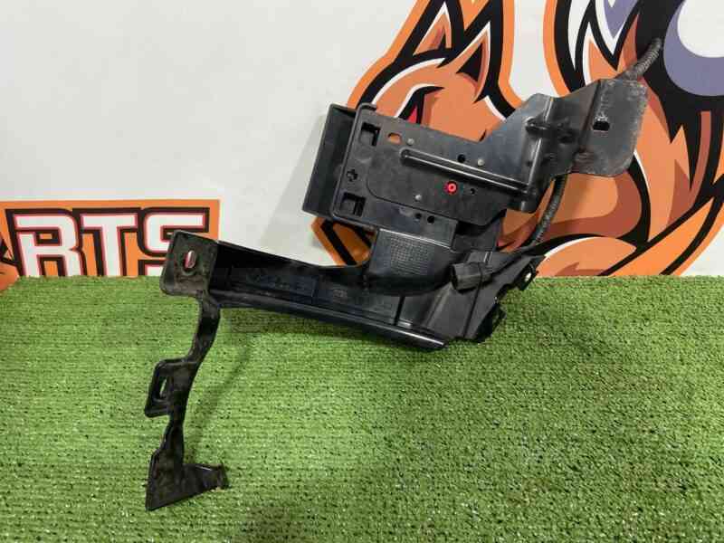LR099648 Bumper mounting bracket right Range Rover Evoque L538 (2012-2018) Used cost 15 € in stock 3 pcs.