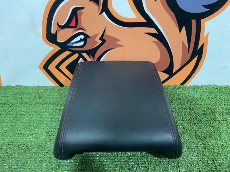 LR102218 Armrest Range Rover Evoque L538 (2012-2018) Used cost 150 € in stock 1 pcs.