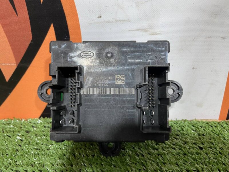 LR106150 Driver's door control unit Range Rover Velar L560 (2018-) Used cost 50 € in stock 2 pcs.