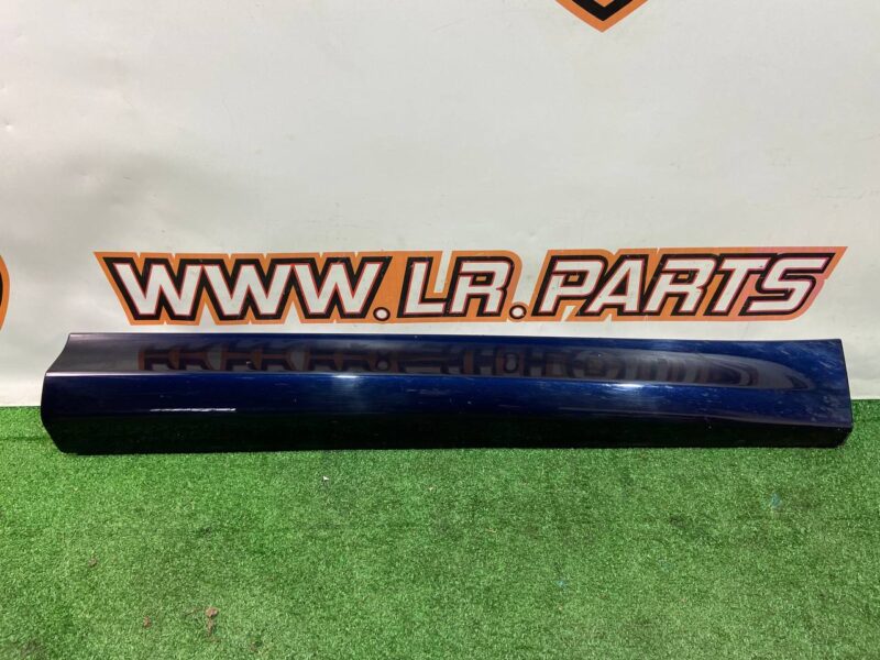 LR116796 Front right door molding Land Rover Discovery Sport L550 (2015-) Used cost 60 € in stock 1 pcs.