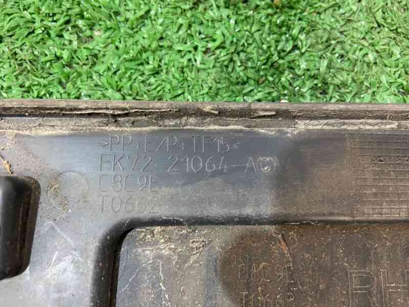 LR116796 Front right door molding Land Rover Discovery Sport L550 (2015-) Used cost 60 € in stock 1 pcs.