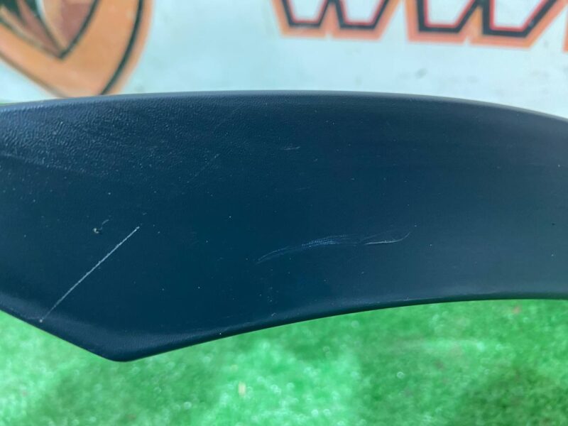 LR128132 Molding of the rear right door arched Land Rover Discovery Sport L550 (2015-) Used cost 50 € in stock 1 pcs.