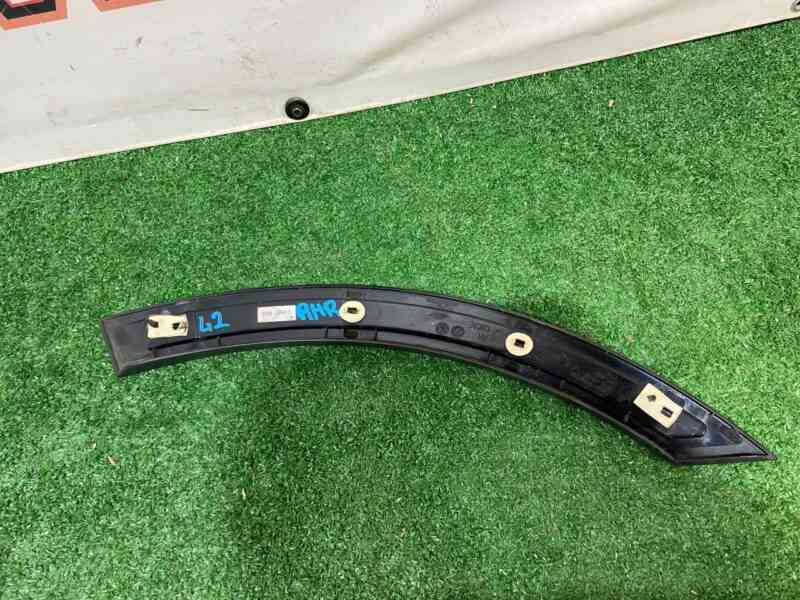LR128132 Molding of the rear right door arched Land Rover Discovery Sport L550 (2015-) Used cost 50 € in stock 1 pcs.