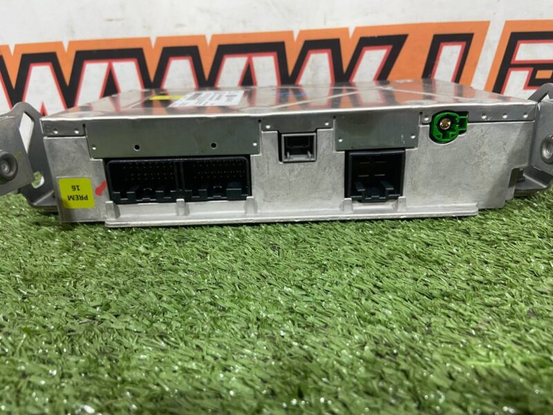 LR137015 Premium 16-channel audio amplifier Land Rover Discovery 5 L462 (2017-) Used - Image 14