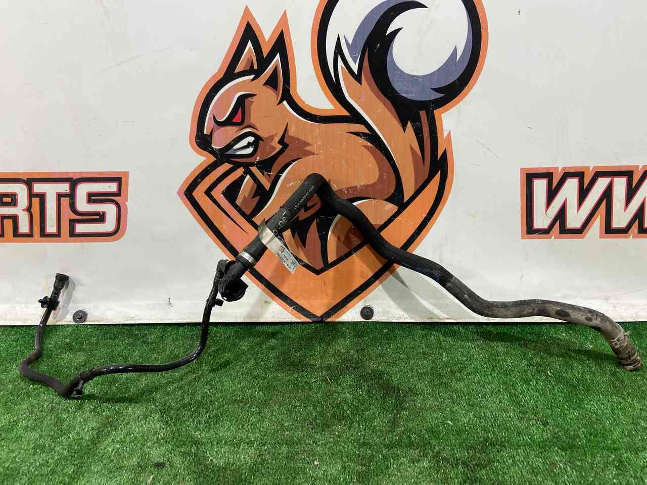 LR139405 Cooling pipe Range Rover Sport L494 (2014-2022) used cost 80 € in stock 1 pcs.