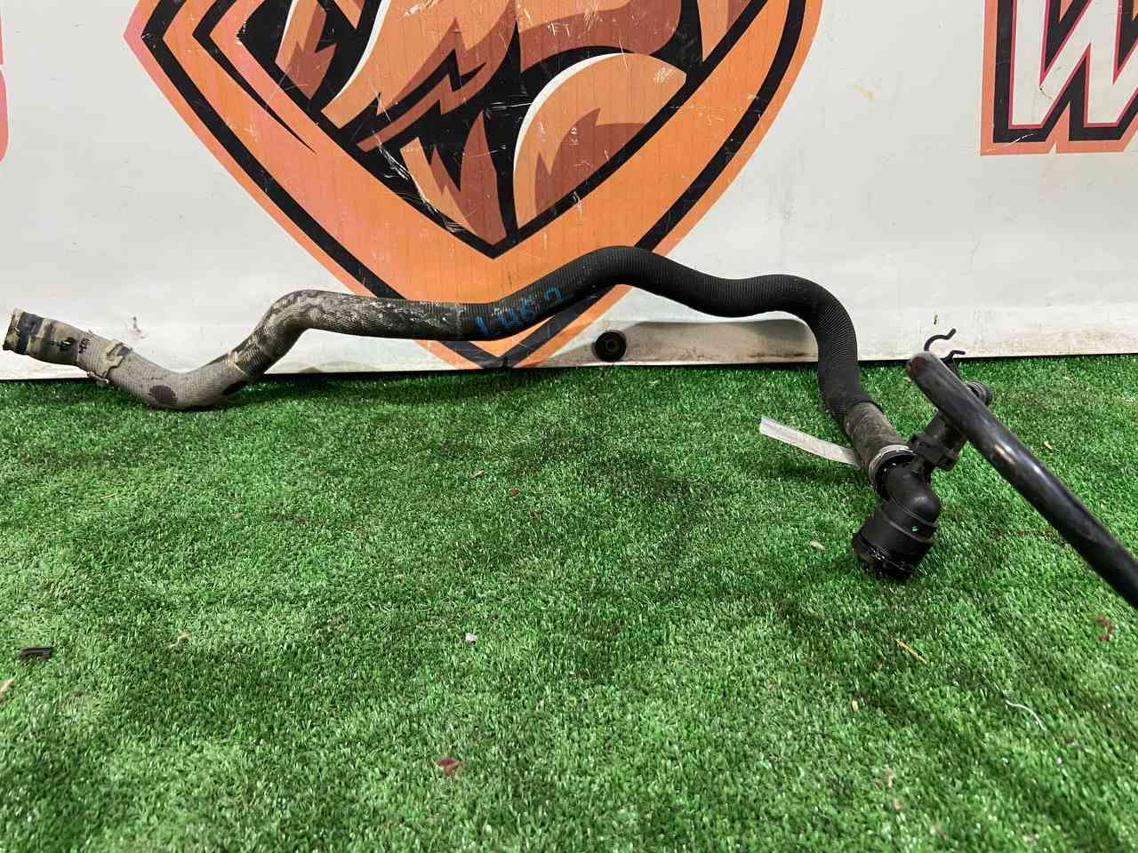 LR139405 Cooling pipe Range Rover Sport L494 (2014-2022) used cost 80 € in stock 1 pcs.