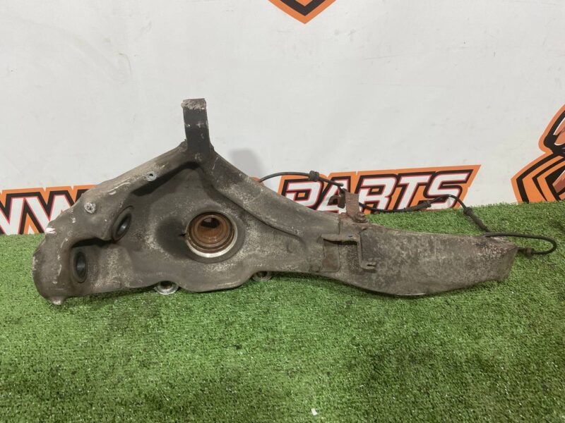 LR146341 Steering knuckle right Range Rover L405 (2013-2021) Used cost 490 € in stock 1 pcs.