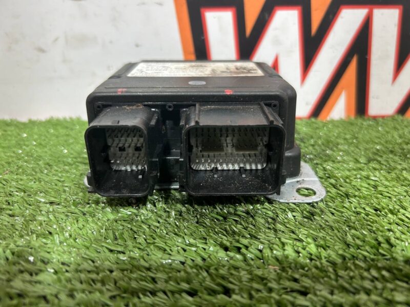 T2H37091 Airbag Jaguar F-Pace X761 (2017-) used control cost 130 € in stock 1 pcs.
