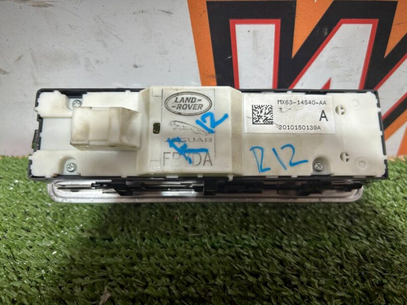 T2H42689 Front window lifter button block Jaguar F-Pace X761 (2017-) USED - Image 12