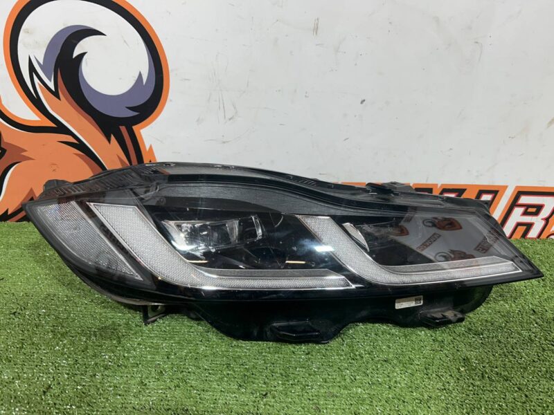 T2H43698 Headlight right Jaguar F-Pace X761 (2017-) used - Image 12