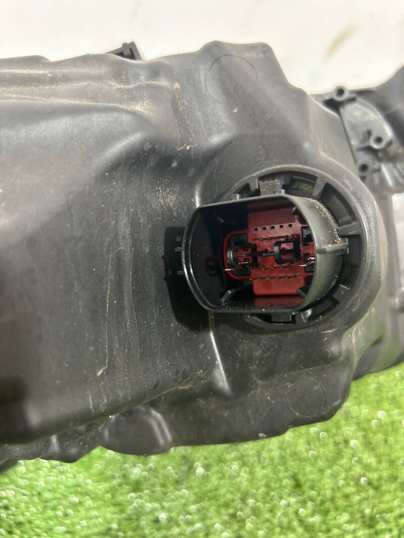 T2H43707 Headlight left Jaguar F-Pace X761 (2017-) used - Image 15
