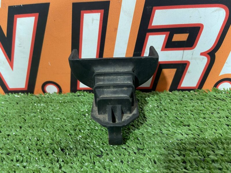 T2H44767 Main radiator mounting bracket Jaguar F-Pace Used - Image 30