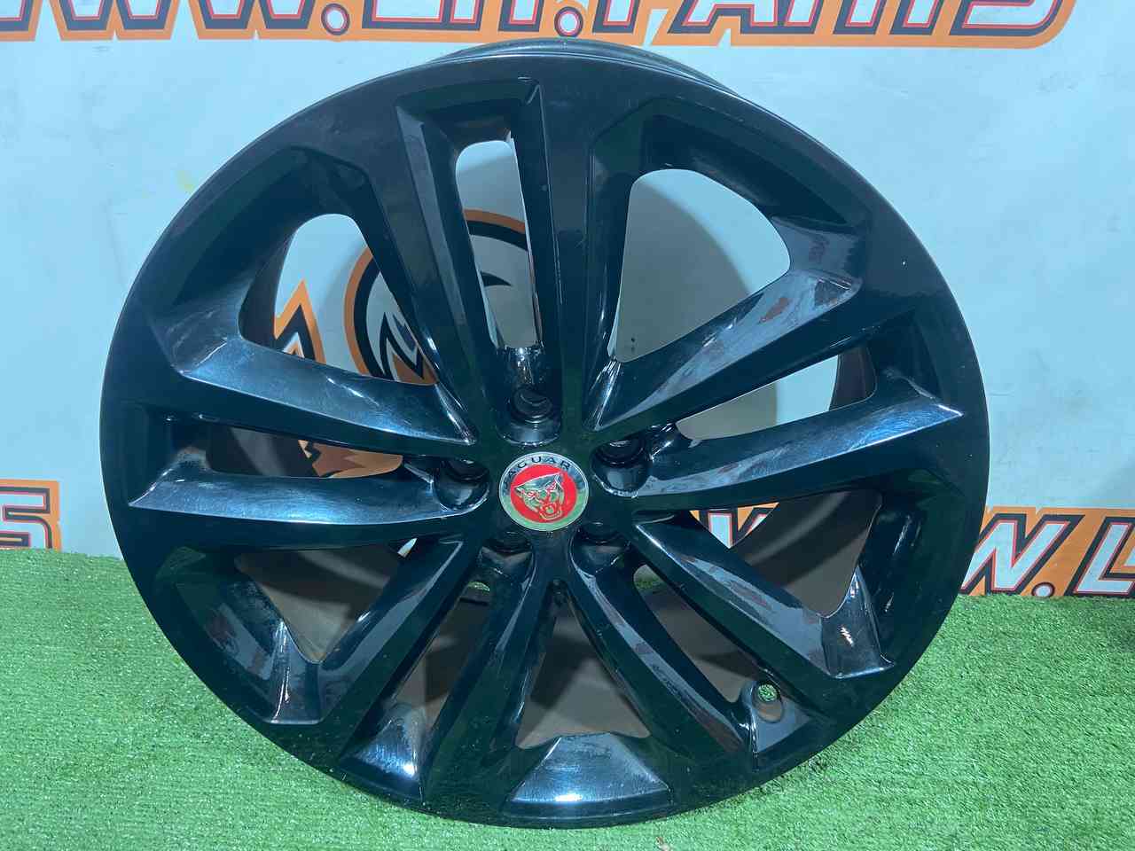 T4A12372 Wheel rim 8.5*19/5*108/45 CB 63.3 R19 Jaguar F-Pace X761 (2017-) Used cost 250 € in stock 4 pcs.