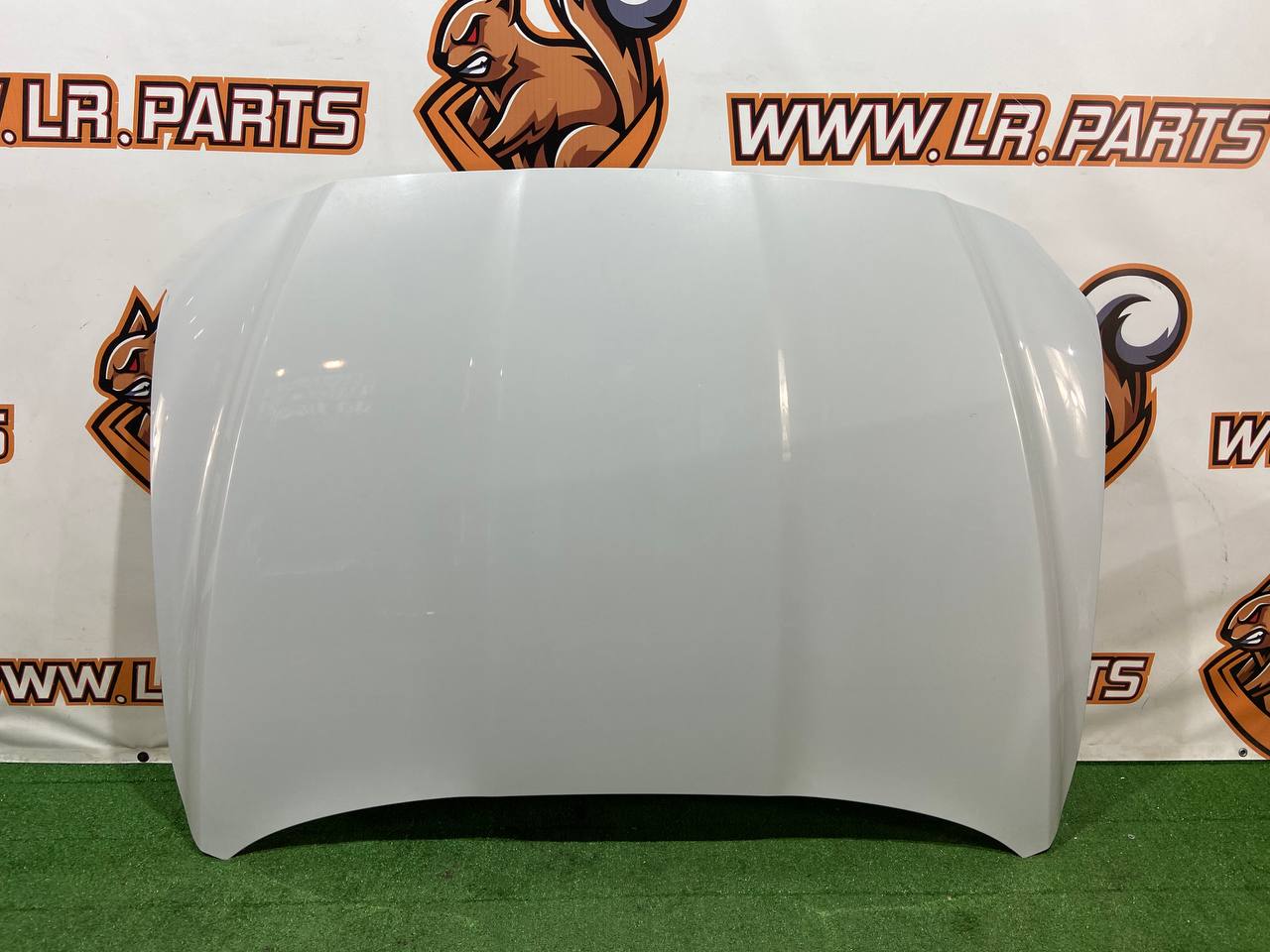 T4A13702 Hood Jaguar F-Pace X761 (2017-) Used cost 750 € in stock 1 pcs.