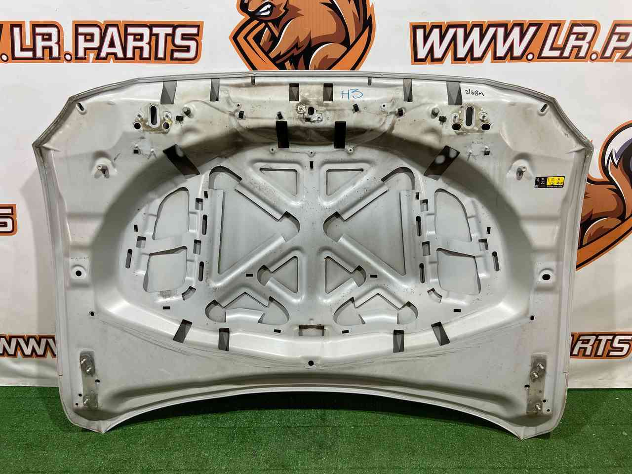 T4A13702 Hood Jaguar F-Pace X761 (2017-) Used cost 750 € in stock 1 pcs.