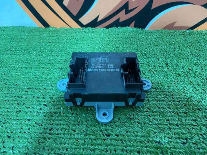 T4A14036 Rear passenger door comfort unit Jaguar F-Pace X761 (2017-) USED cost 75 € in stock 1 pcs.