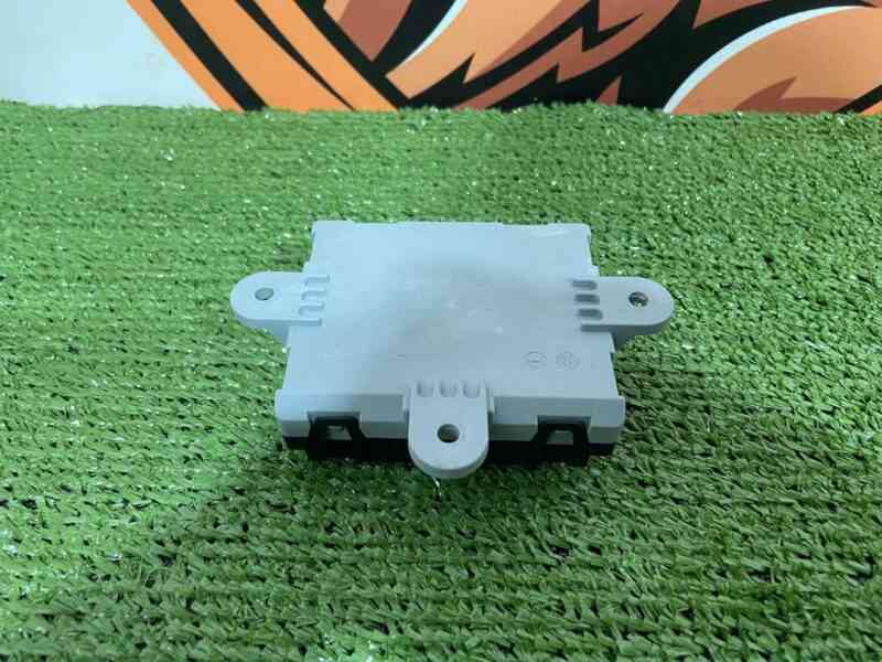 T4A14036 Rear passenger door comfort unit Jaguar F-Pace X761 (2017-) USED cost 75 € in stock 1 pcs.