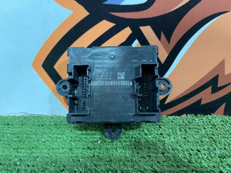 T4A14037 Rear door comfort unit, driver's side Jaguar F-Pace X761 (2017-) USED cost 85 € in stock 1 pcs.