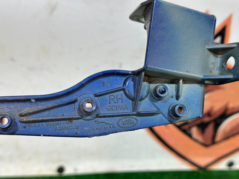 T4A15483 Right wing mounting bracket Jaguar F-Pace X761 (2017-) Used - Image 12