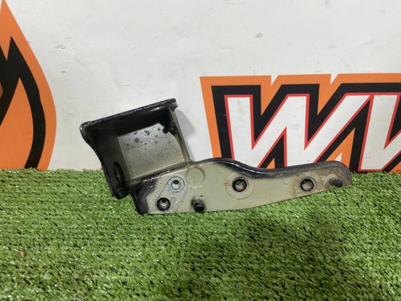 T4A15483 Right wing mounting bracket Jaguar F-Pace X761 (2017-) Used - Image 14