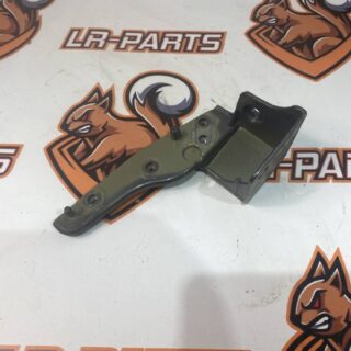 T4A15483 Right wing mounting bracket Jaguar F-Pace X761 (2017-) Used cost 40 € in stock 3 pcs.
