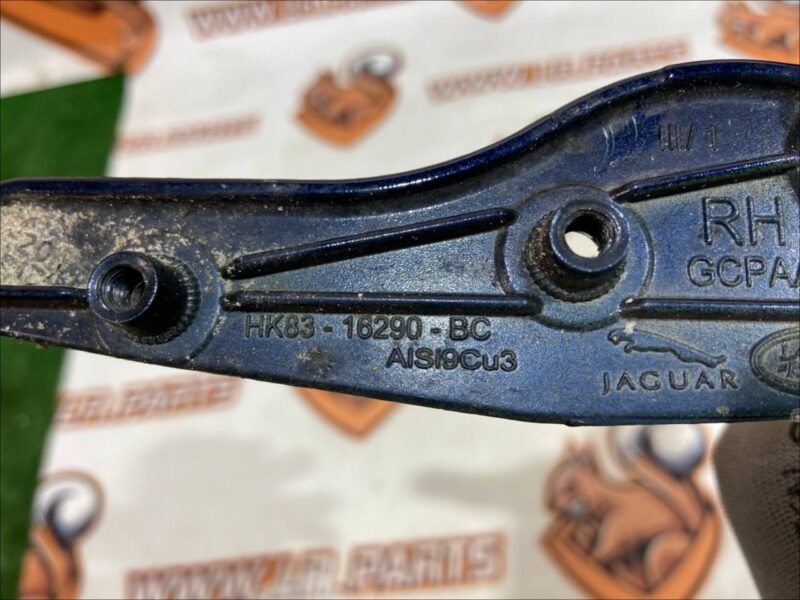 T4A15483 Right wing mounting bracket Jaguar F-Pace X761 (2017-) Used cost 40 € in stock 3 pcs.