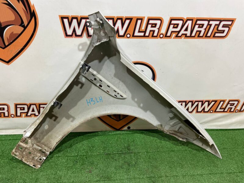 T4A1652 Fender front left Jaguar F-Pace X761 (2017-) used cost 350 € in stock 1 pcs.