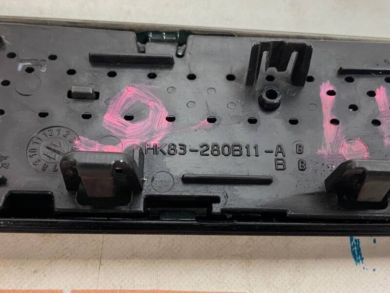 T4A27238 Fender grille left Jaguar F-Pace X761 (2017-) used cost 115 € in stock 3 pcs.
