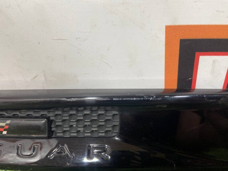 T4A27238 Fender grille left Jaguar F-Pace X761 (2017-) used cost 115 € in stock 3 pcs.