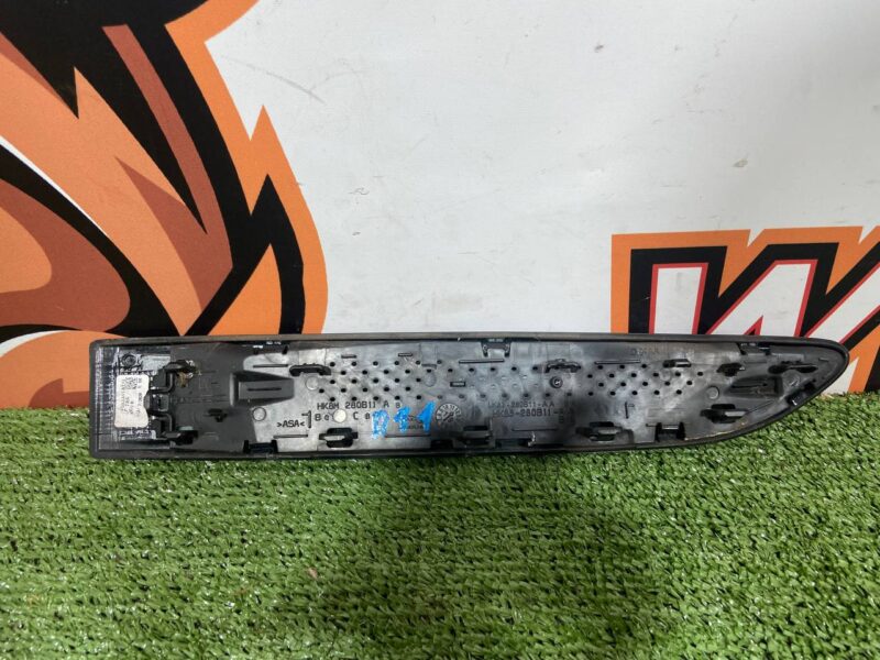 T4A27238 Fender grille left Jaguar F-Pace X761 (2017-) used cost 115 € in stock 3 pcs.