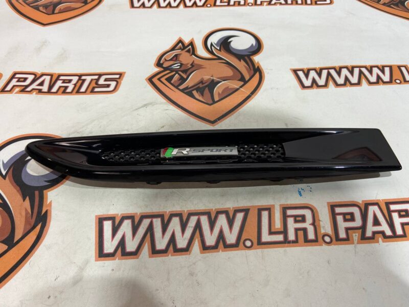 T4A27238 Fender grille left Jaguar F-Pace X761 (2017-) used cost 115 € in stock 3 pcs.