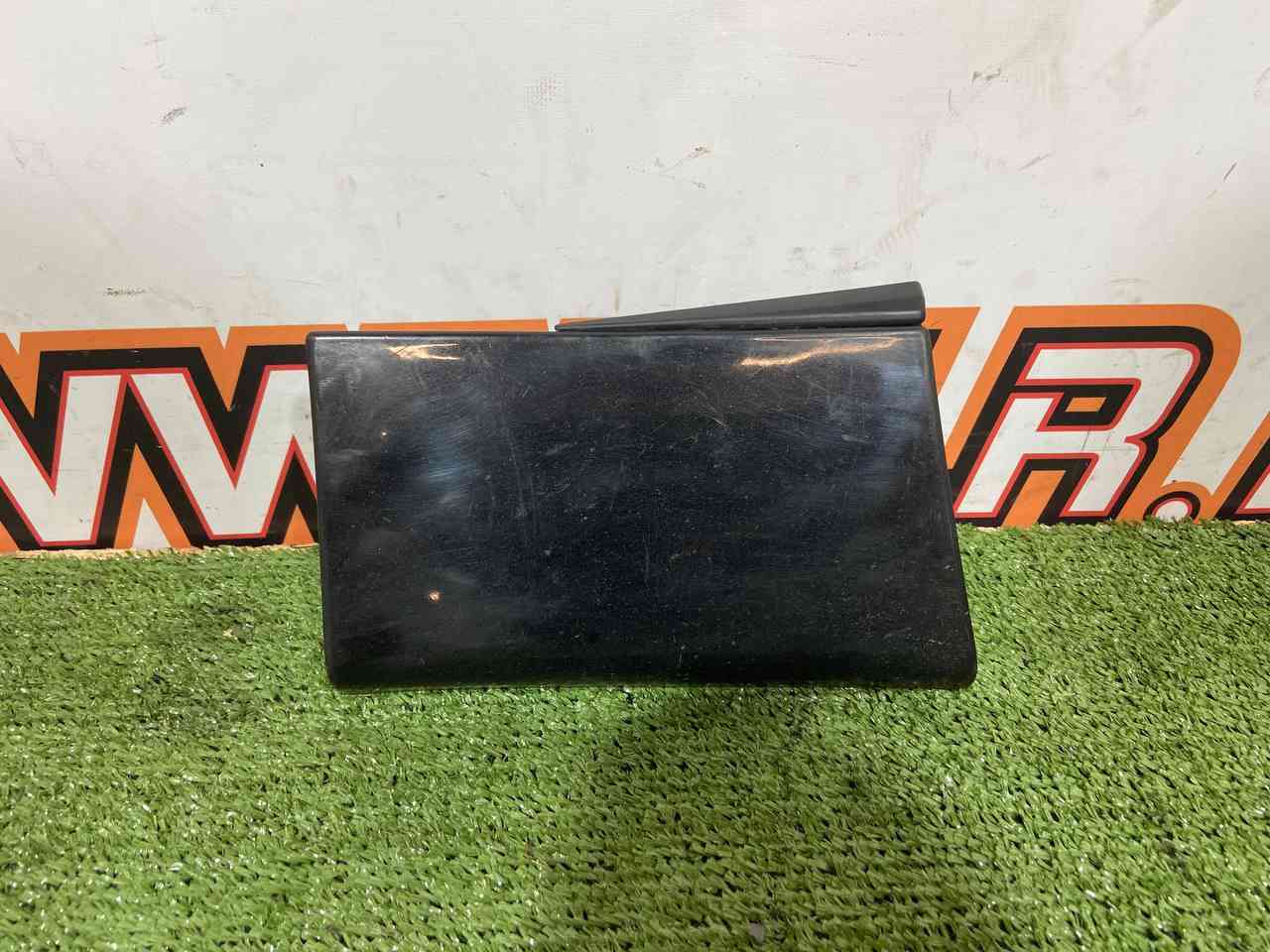 T4A3504LML Wing molding left lower Jaguar F-Pace X761 (2017-) Used cost 35 € in stock 1 pcs.