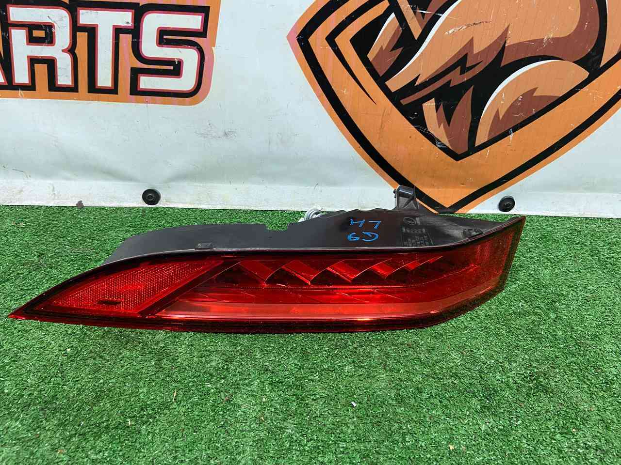 T4A37908 Rear left wing light for Jaguar F-Pace X761 (2017-) Used cost 250 € in stock 1 pcs.