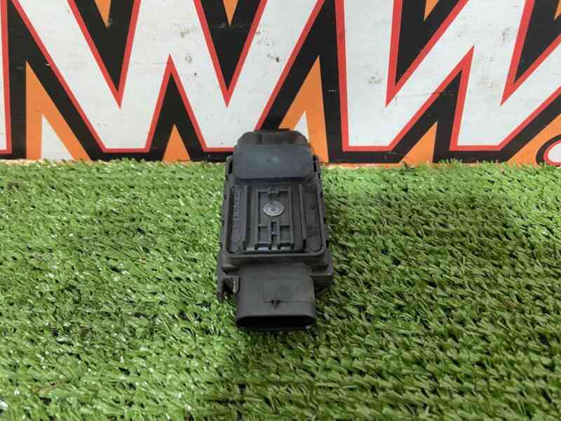 T4A40840 Nitrogen oxide sensor average Jaguar F-Pace X761 (2017-) Used cost 250 € in stock 9 pcs.