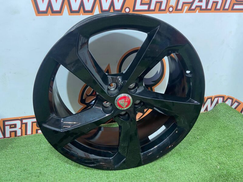 T4A41544 Wheel disk 8.5J x 19 Jaguar F-Pace X761 (2017-) used cost 230 € in stock 4 pcs.