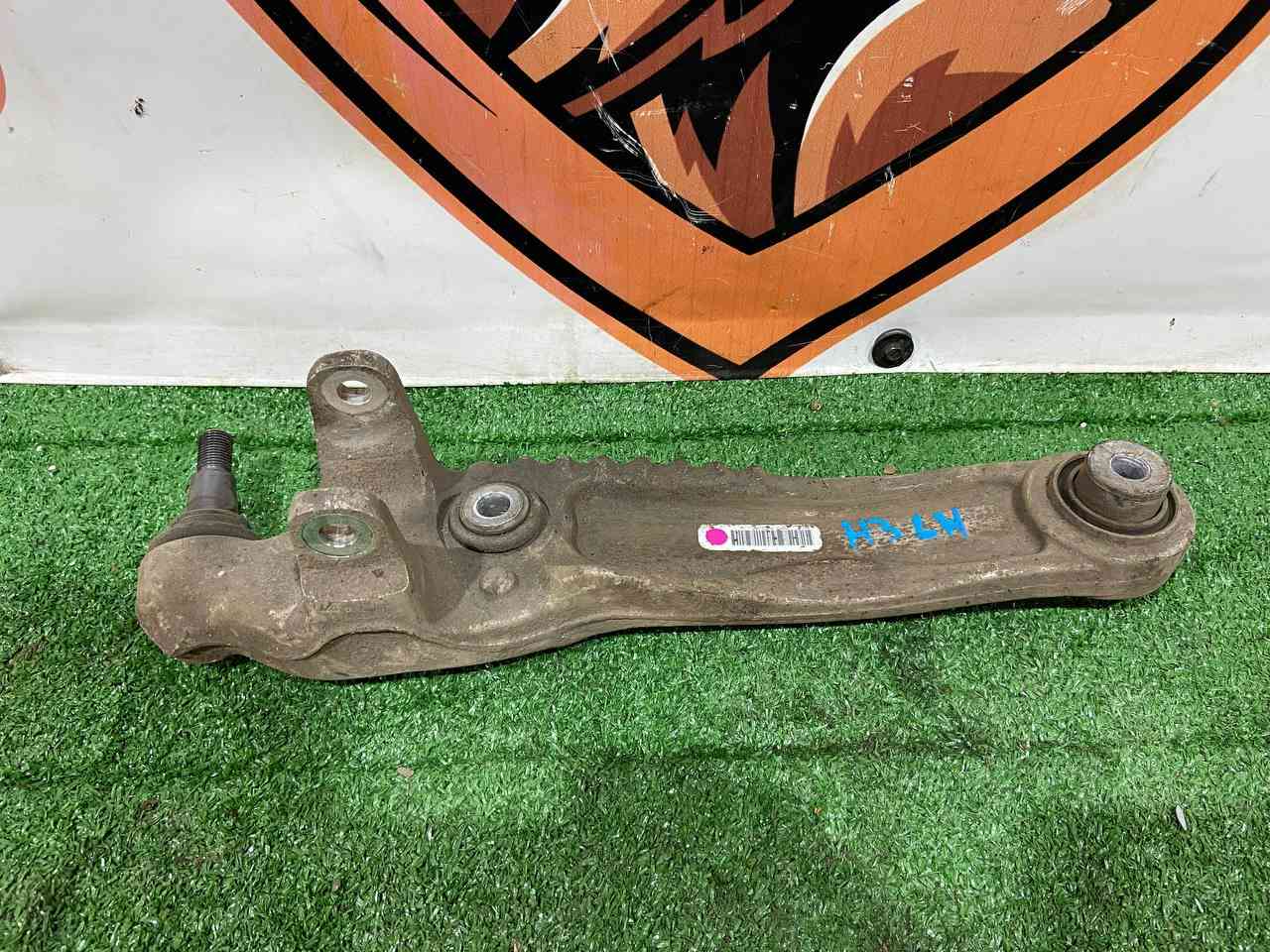 T4A41757 Front left lower rear lever Jaguar F-Pace X761 (2017-) Used cost 150 € in stock 2 pcs.