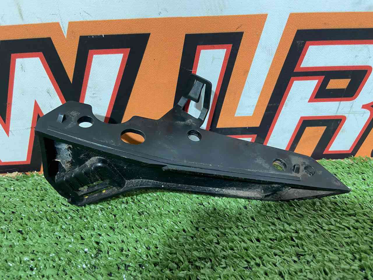T4A6236 Left front bumper mounting bracket Jaguar F-Pace X761 (2017-) Used - Image 19