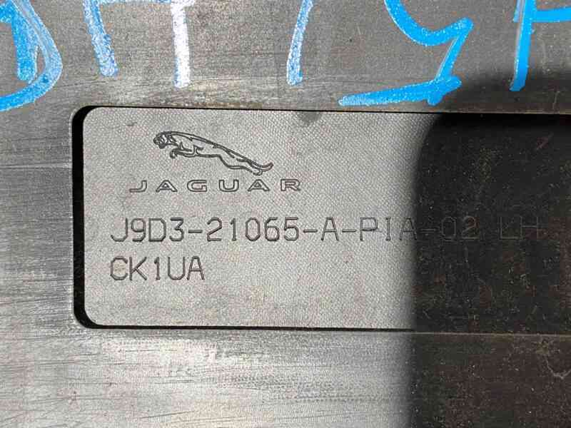 T4K10128LML Front left lower door molding Jaguar I-Pace X590 (2018-) Used cost 150 € in stock 7 pcs.