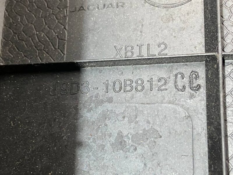 T4K10208 Front Hood Boot Panel Jaguar I-Pace X590 (2018-) Used cost 90 € in stock 1 pcs.