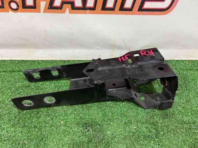 T4K10290 Front panel bracket right Jaguar I-Pace X590 (2018-) Used cost 65 € in stock 4 pcs.