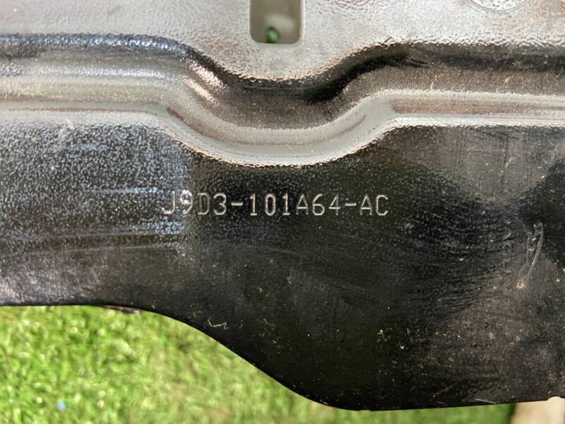 T4K10290 Front panel bracket right Jaguar I-Pace X590 (2018-) Used cost 65 € in stock 4 pcs.