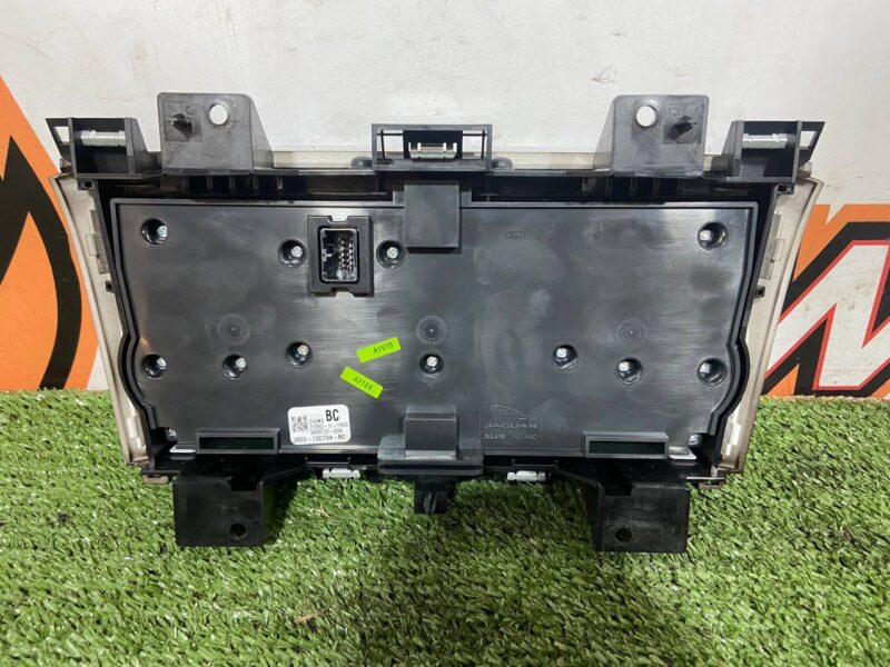 T4K1138 Heater control panel Jaguar I-Pace X590 (2018-) USED cost 150 € in stock 1 pcs.
