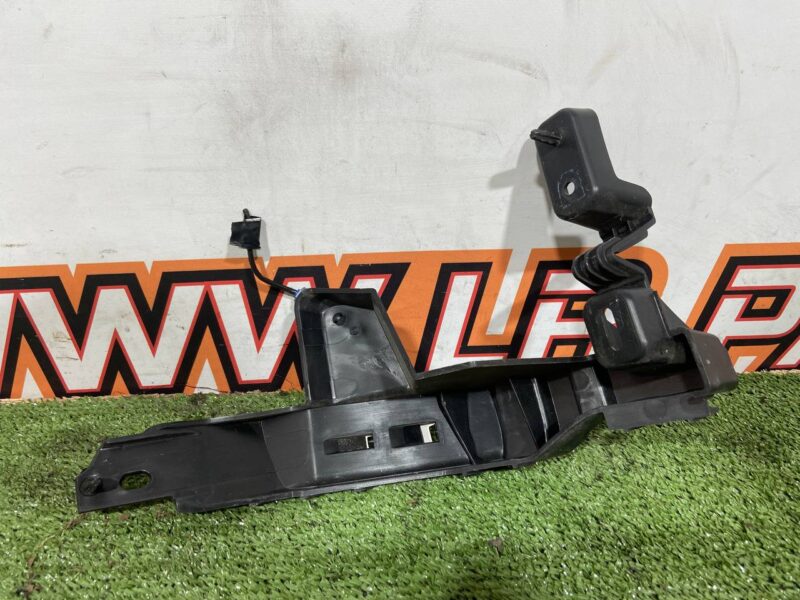 T4K11435 Left bumper mounting bracket Jaguar I-Pace X590 (2018-) USED cost 35 € in stock 1 pcs.