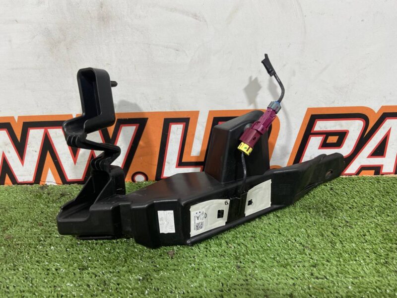 T4K11435 Left bumper mounting bracket Jaguar I-Pace X590 (2018-) USED cost 35 € in stock 1 pcs.