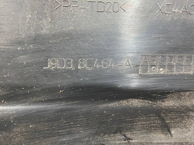 T4K1260 Radiator deflector Jaguar I-Pace X590 (2018-) Used cost 85 € in stock 4 pcs.