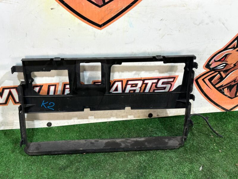 T4K1260 Radiator deflector Jaguar I-Pace X590 (2018-) Used cost 85 € in stock 4 pcs.