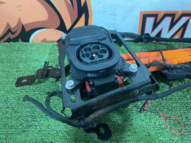 T4K13056 Double charging socket Jaguar I-Pace X590 (2018-) Used cost 475 € in stock 2 pcs.