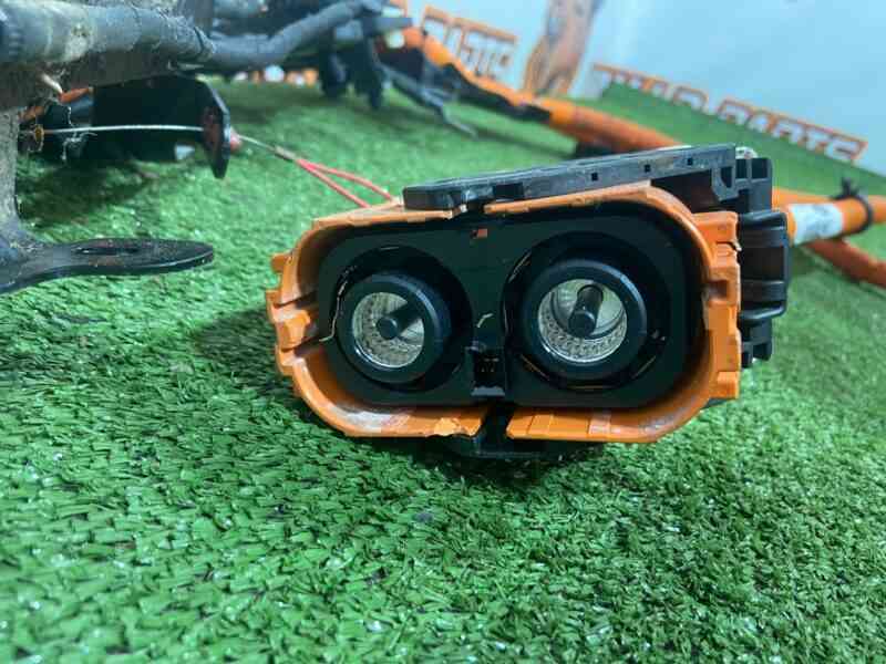 T4K13056 Double charging socket Jaguar I-Pace X590 (2018-) Used cost 475 € in stock 2 pcs.