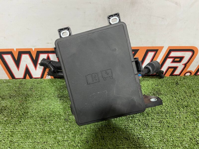 T4K13804 Engine Compartment Fuse Box Jaguar I-Pace X590 (2018-) Used cost 200 € in stock 2 pcs.