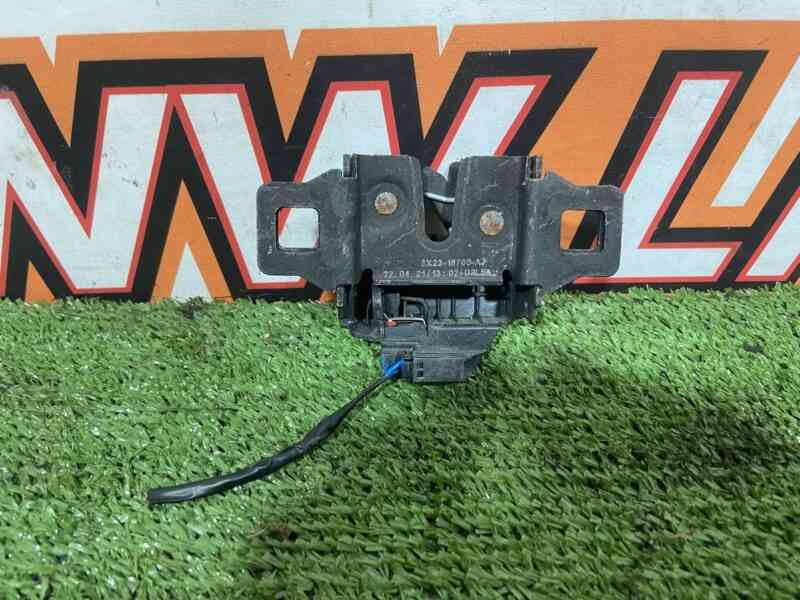 T4K13981 Right bonnet lock with sensor Jaguar I-Pace X590 (2018-) Used cost 15 € in stock 4 pcs.
